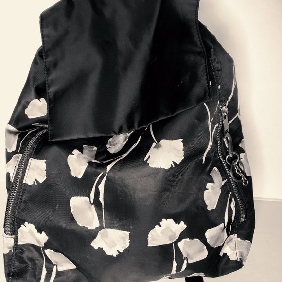 A New Day Black/Pink Flower Backpack - Picture 4 of 12